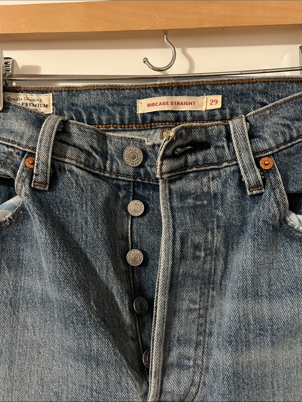 Levi’s Ribcage Straight Distressed Jeans - Picture 2 of 5